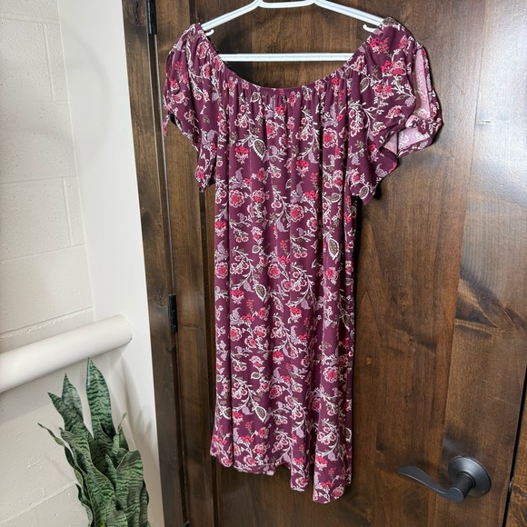 Eye Candy 1x Women’s Burgundy and Pink Floral Dress off-shoulder - Picture 7 of 9